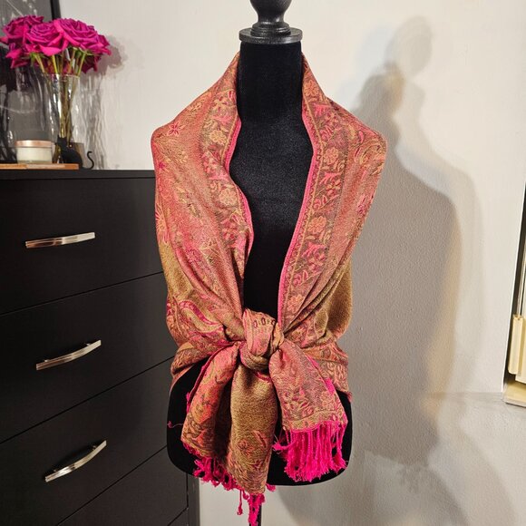Gold, pink, floral, paisley, reversible, authentic pashmina scarf. - Picture 14 of 16
